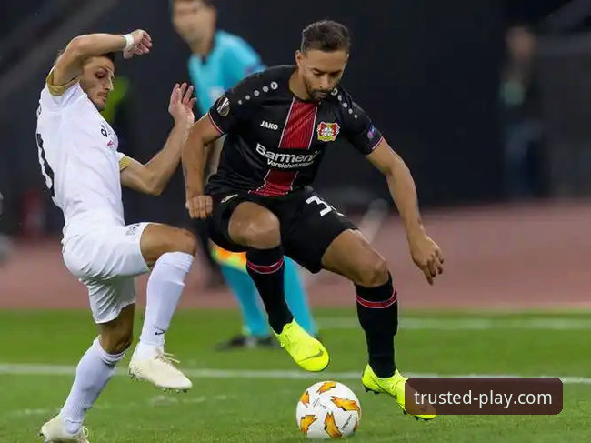 欧冠赛场再现历史级表演，战术博弈成赛后焦点